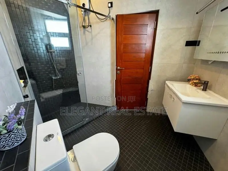Rosmead Tower - 03 Bedroom Apartment for Rent in Colombo 07 (A5945)