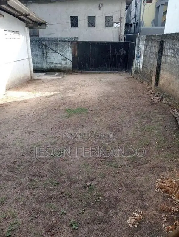 Land with a House for Sale in Colombo 15