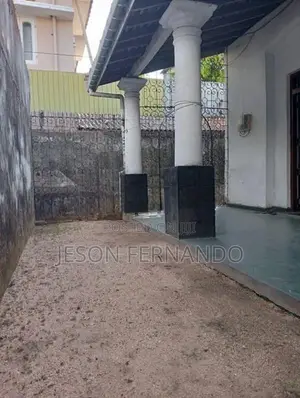 Land with a House for Sale in Colombo 15