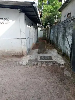 Land with a House for Sale in Colombo 15