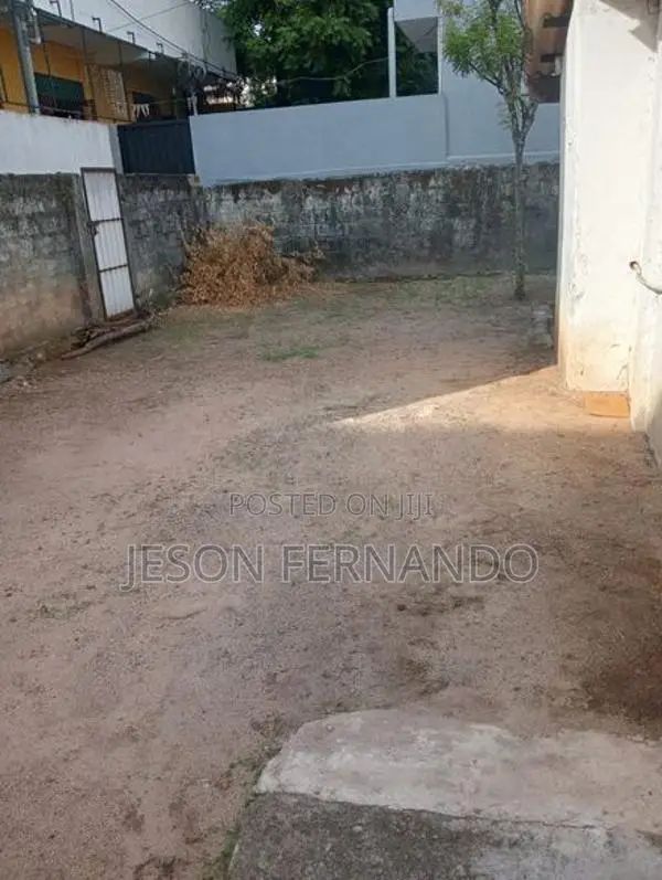 Land with a House for Sale in Colombo 15