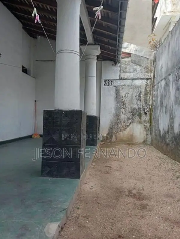 Land with a House for Sale in Colombo 15