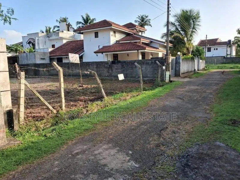 Negombo Kattuwa 11.5 P Land for Sale