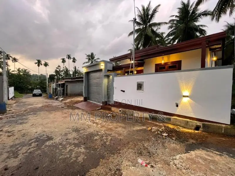 Brand New Modern Valuable House Sale in Homagama