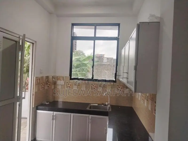 1,250 Sq. Ft. Upstairs House for Rent in Boralla