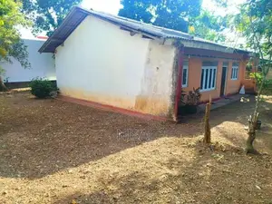 18.3P Land with House, 650m to Piliyandala Town