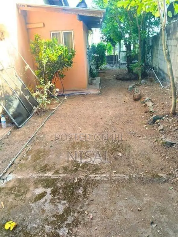 18.3P Land with House, 650m to Piliyandala Town