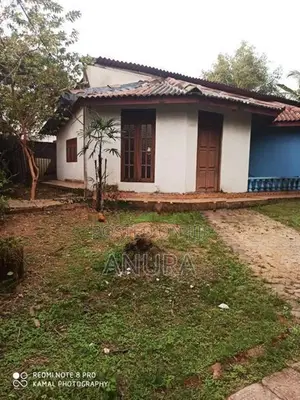 Prime Land with House in Kadawatha for Sale