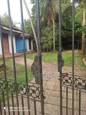Prime Land with House in Kadawatha for Sale