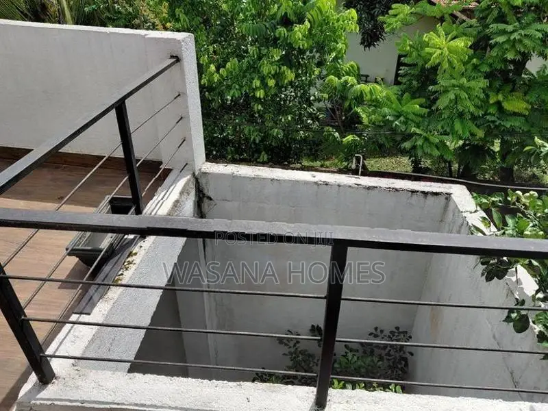 Almost Brand New Two Story House for Sale Borelasgamuwa