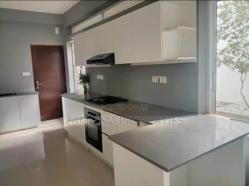 Two Storied Modern House for Rent in Wellawatta Colombo 06
