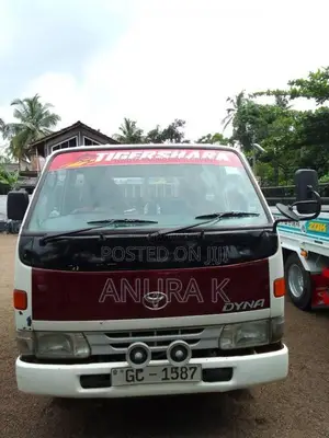 Toyota Dual Purpose 2000 Crew Cab (Used)