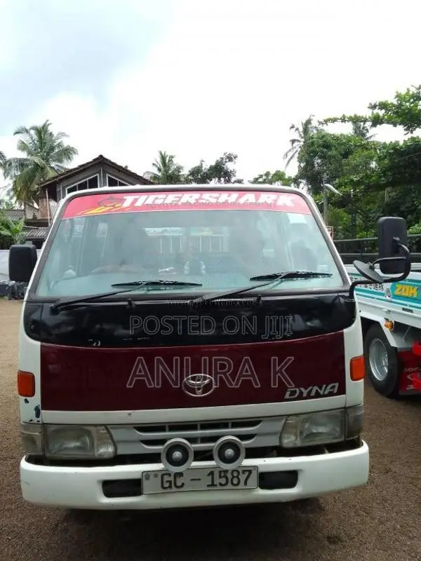 Toyota Dual Purpose 2000 Crew Cab (Used)