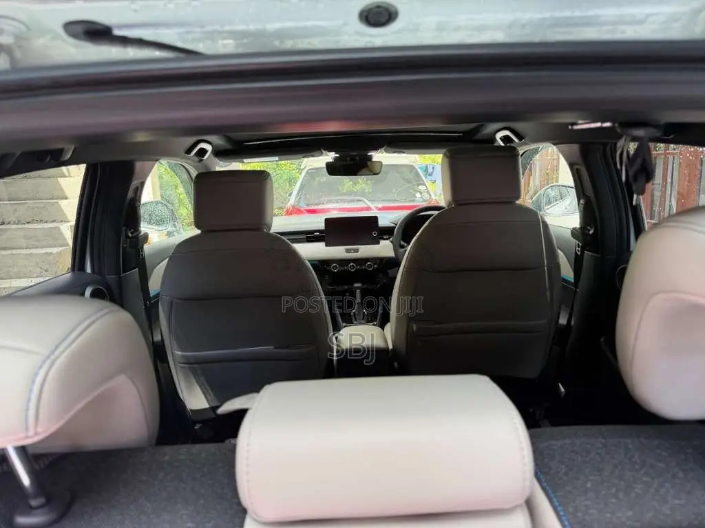 Honda Vezel Z Play 2026 SUV (Used)
