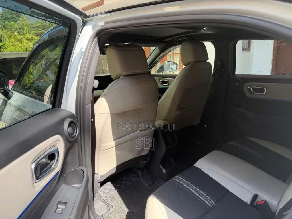 Honda Vezel Z Play 2026 SUV (Used)