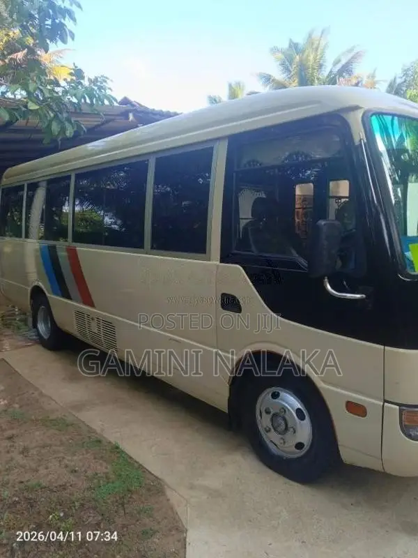 Mitsubishi Rosa 2010 Bus (Used)