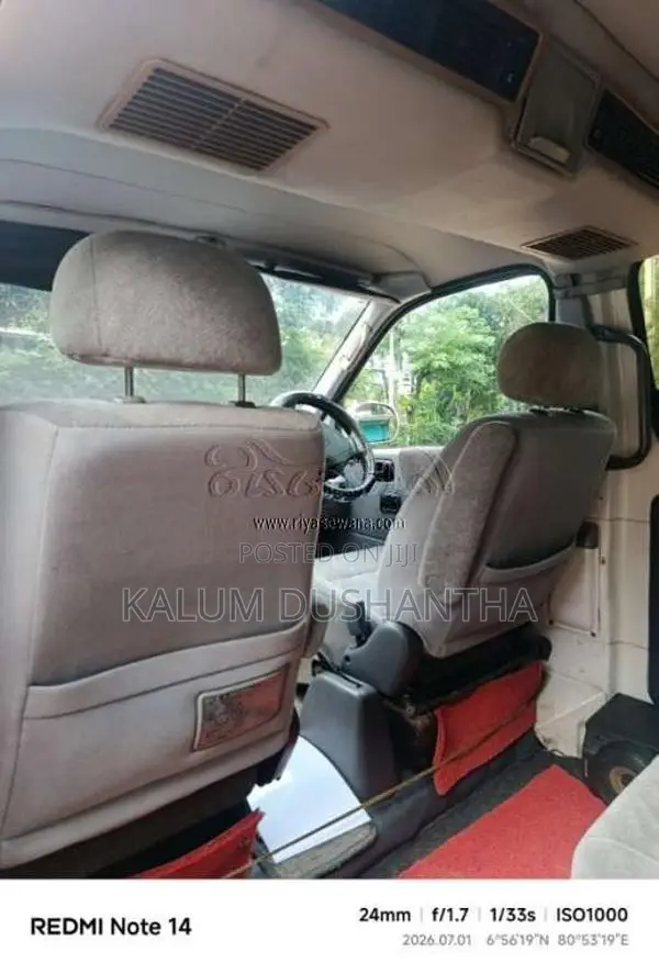 Toyota Regius 1999 Van (Used)