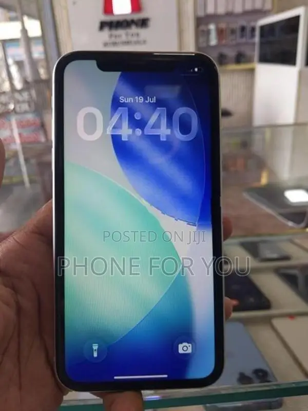 Apple iPhone 11 (Used)