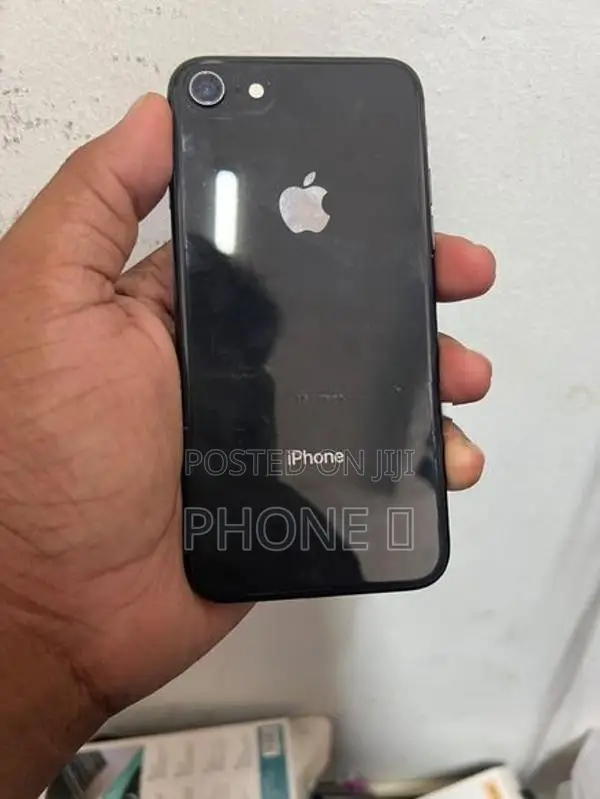 Apple iPhone 8 black (Used)