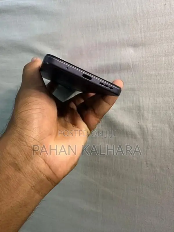 Moto G04s (Used)