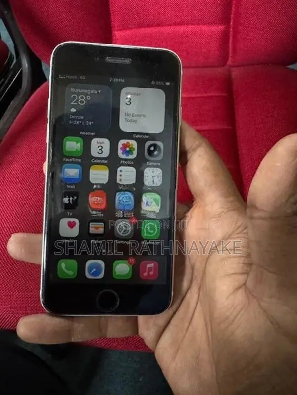 Apple iPhone SE 2 (Used)