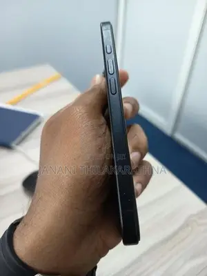 Apple iPhone 16 Used (Used)