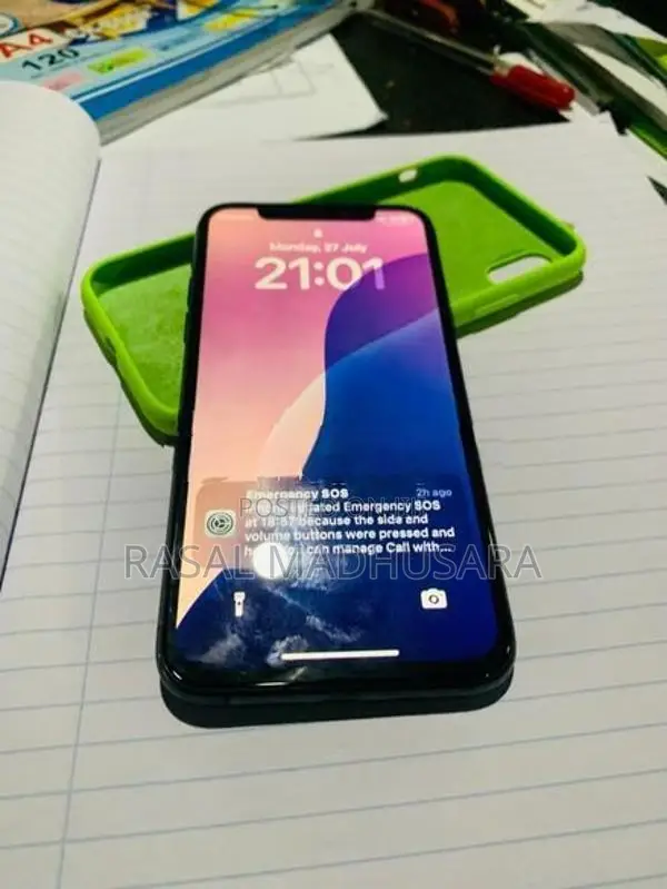 Apple iPhone XS (Used)
