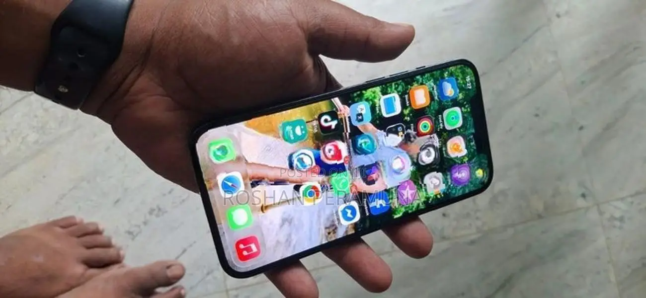 Apple iPhone 12 Pro Max good phone (Used)