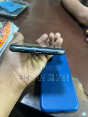 Apple iPhone 11 (Used)