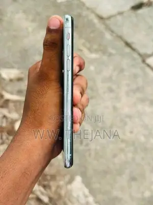 Apple iPhone X (Used)