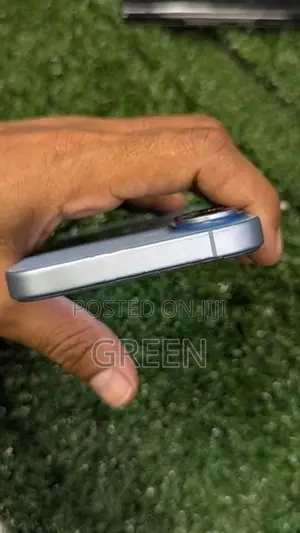 Apple iPhone 17 (Used)