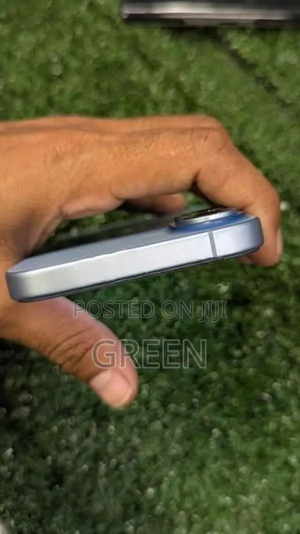 Apple iPhone 17 (Used)