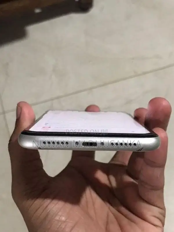 Apple iPhone 11 White (Used)