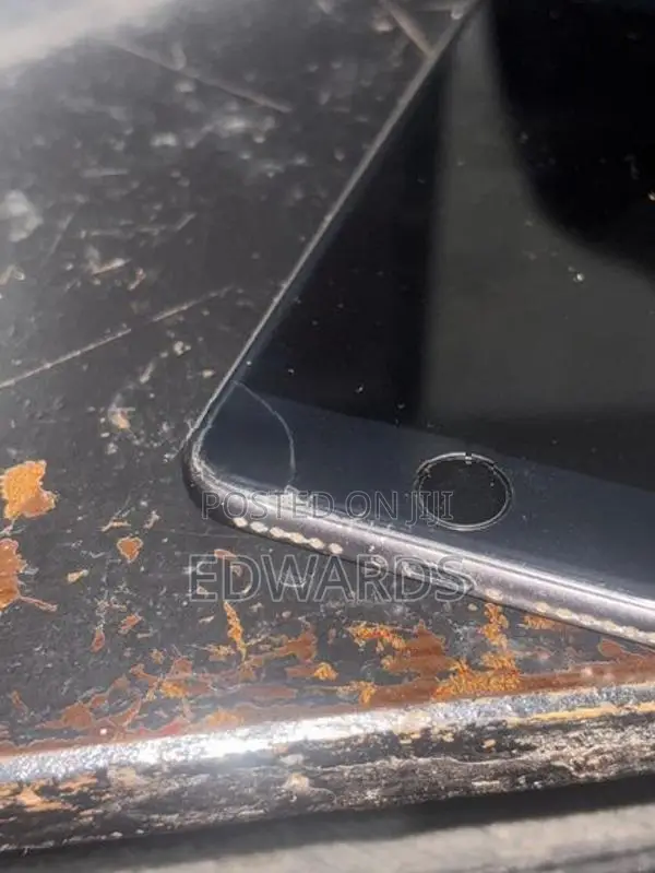 Apple iPhone 8 (Used)
