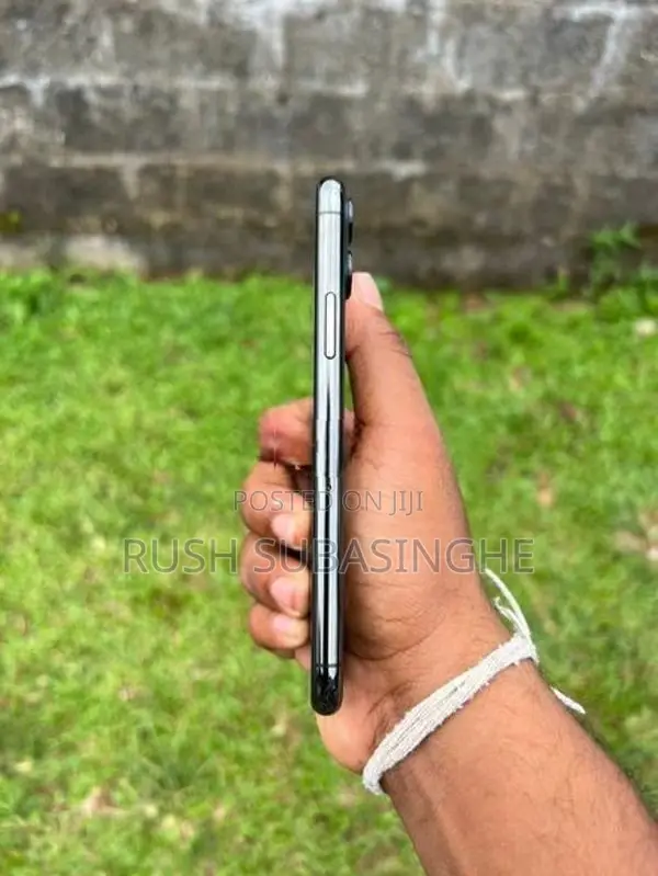 Apple iPhone 11 Pro 256GB (Used)