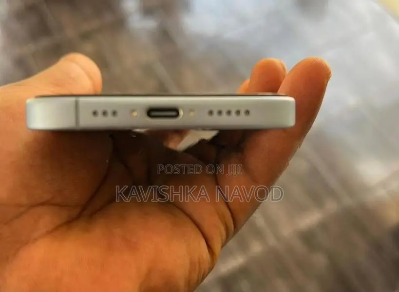 Apple iPhone 17 (Used)