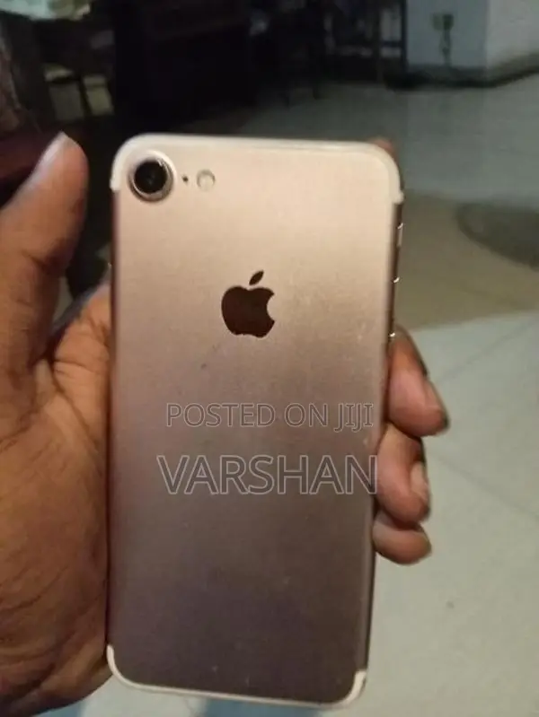 Apple iPhone 7 (Used)
