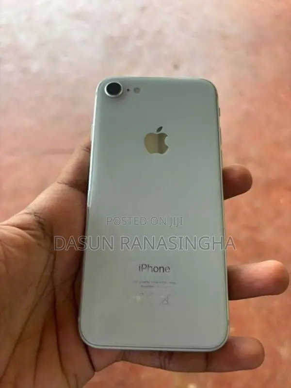 Apple iPhone 8 (Used)