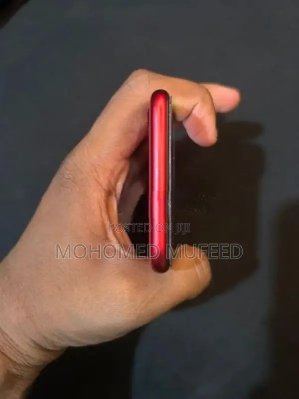 Apple iPhone SE 2 (Used)