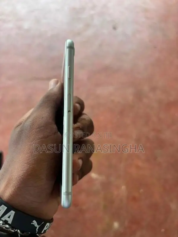 Apple iPhone 8 (Used)