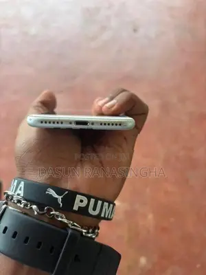 Apple iPhone 8 (Used)
