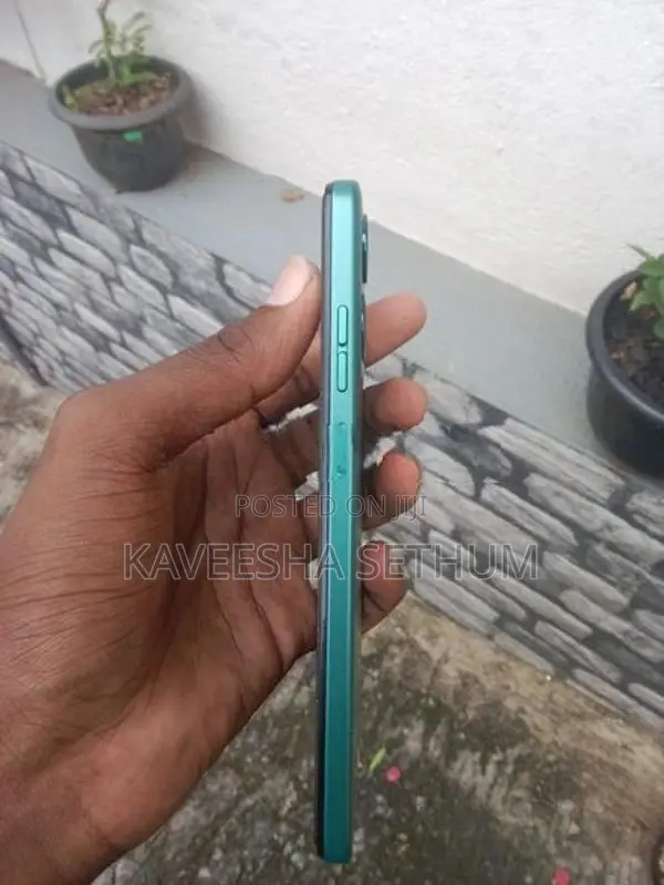 Moto G04s (Used)
