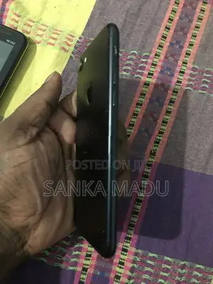 Apple iPhone 7 (Used)