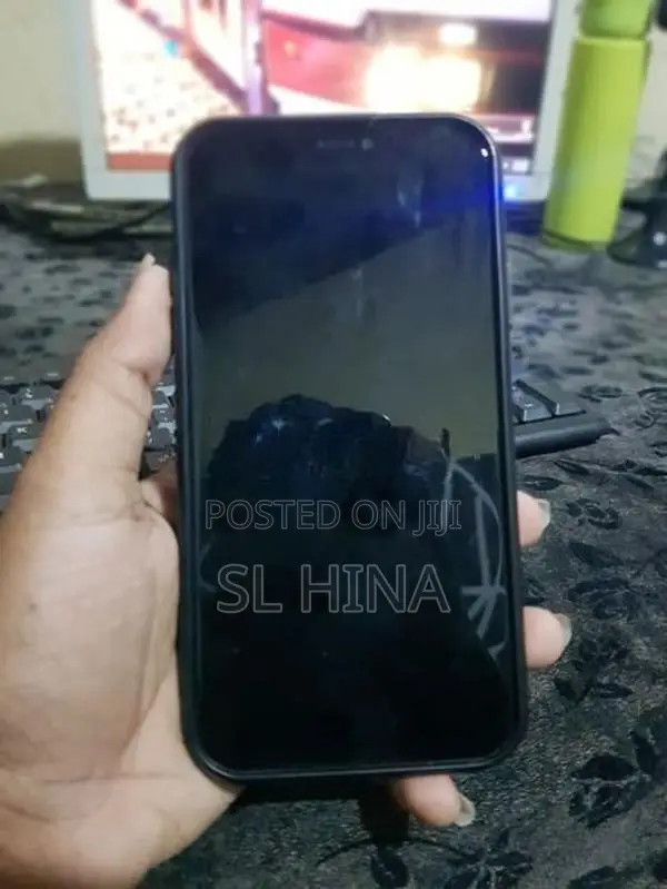 Apple iPhone 11 (Used)