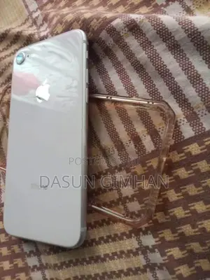Apple iPhone 8 (Used)
