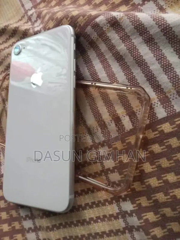 Apple iPhone 8 (Used)