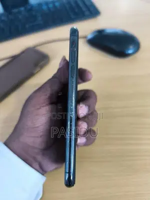 Apple iPhone X (Used)