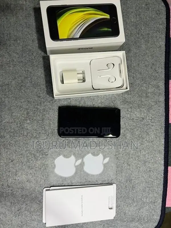 Apple iPhone SE 2 (Used)