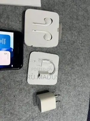 Apple iPhone SE 2 (Used)