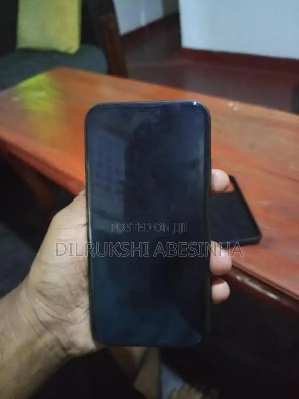 Apple iPhone 11 (Used)